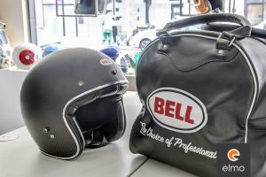 BELL - CUSTOM 500 / CARBON Solid Black et le sac bell