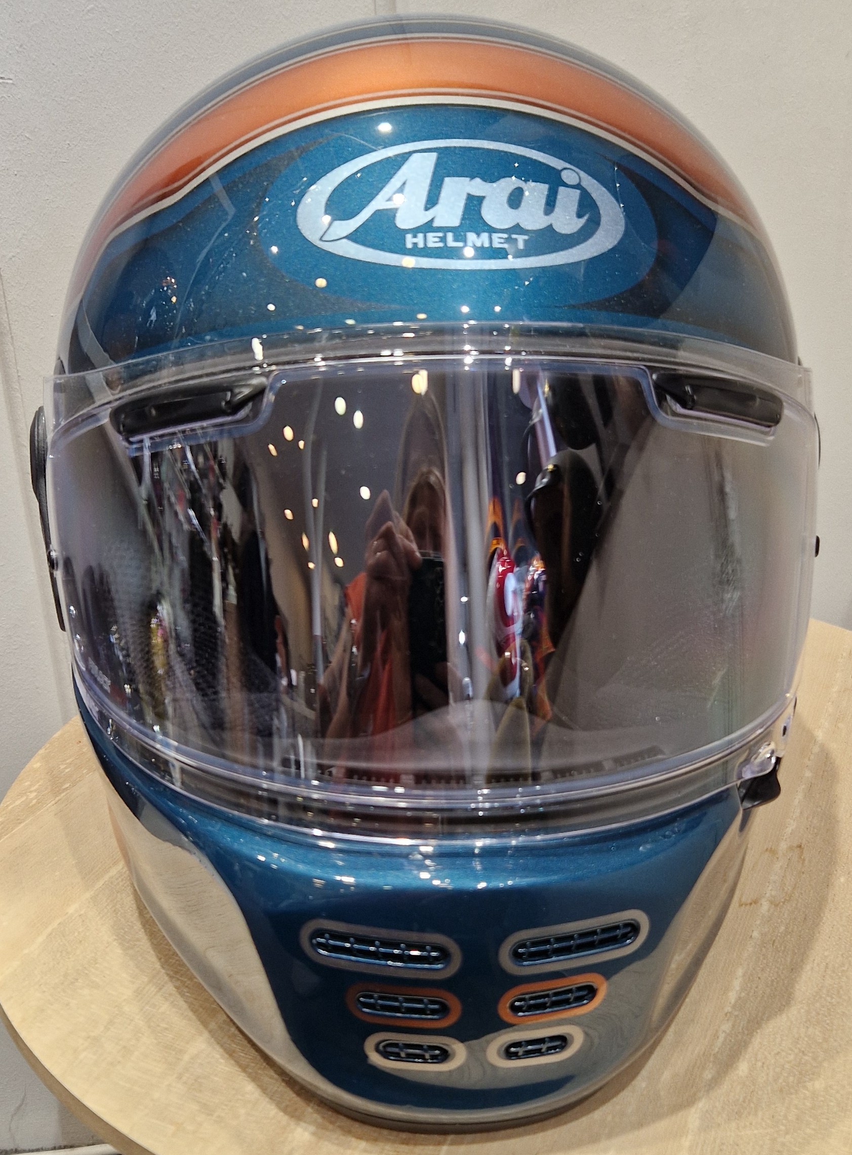 asque-ARAI-CONCEPT-X-Custom-peinture-unique-bleu-bronze-casque-integral-moto-neo-retro-elmo-paris