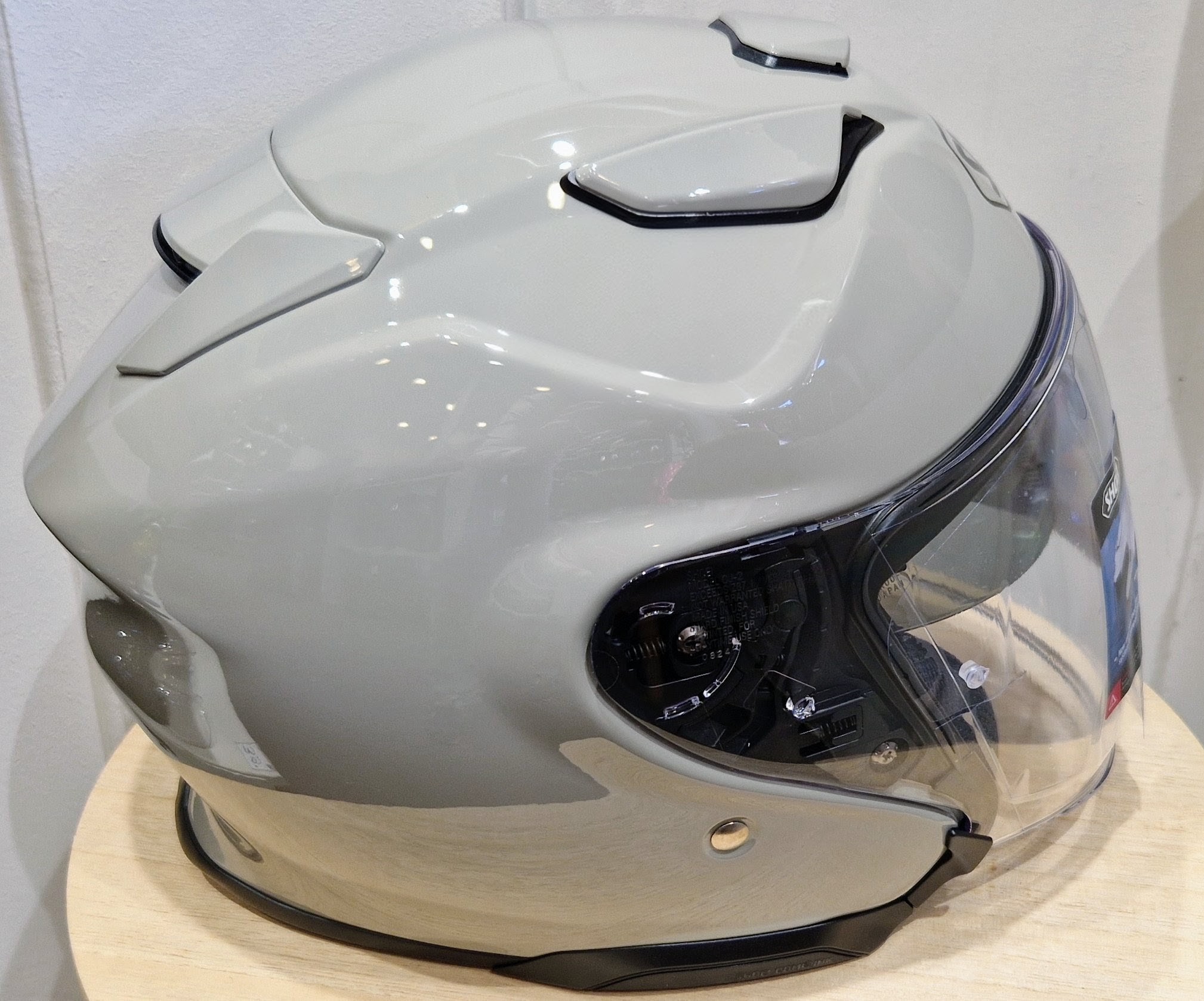 casque-jet-SHOEI-J-CRUISE-3-Chalk-Grey-casque-scooter-Gris-craie-route-elmo